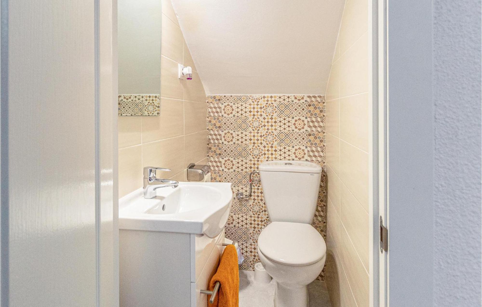 Stunning Home In Mlaga With 2 Bedrooms And Wifi Malaga Luaran gambar